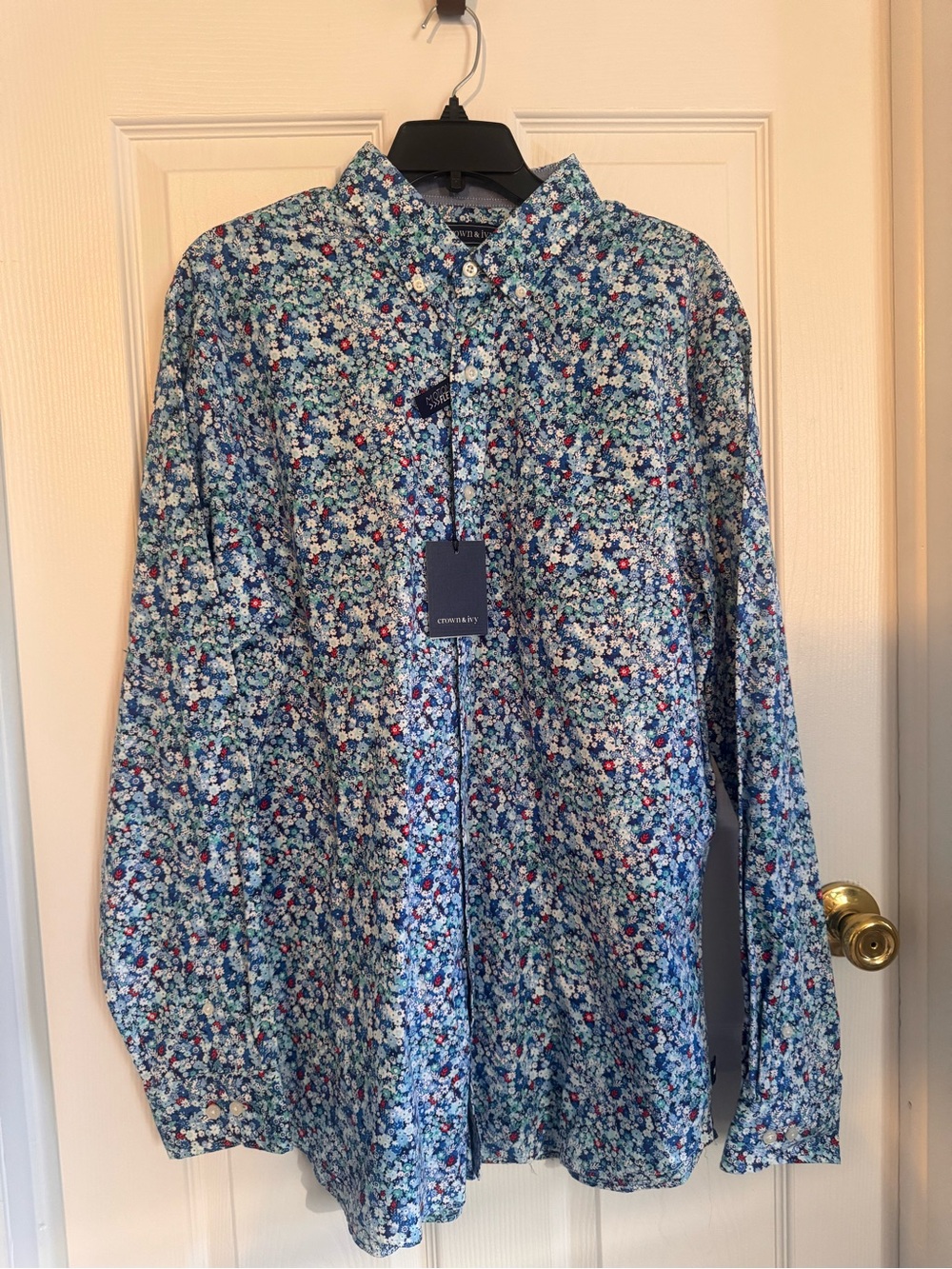 crown & ivy Blue Multi Floral Button-Down Shirt